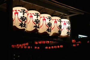正月・初詣・神社・お参り・謹賀新年・夜