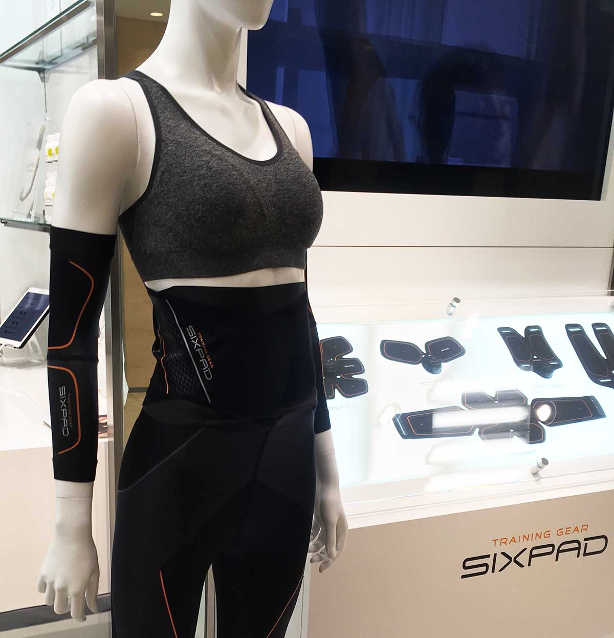 週末セール 【新品】シックスパッド パワースーツ ライト ヒップアンドレッグ メンズ S トレーニング用品