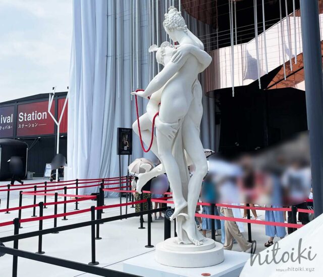 EXPO2025(大阪・関西万博) フランス館の入り口前の銅像